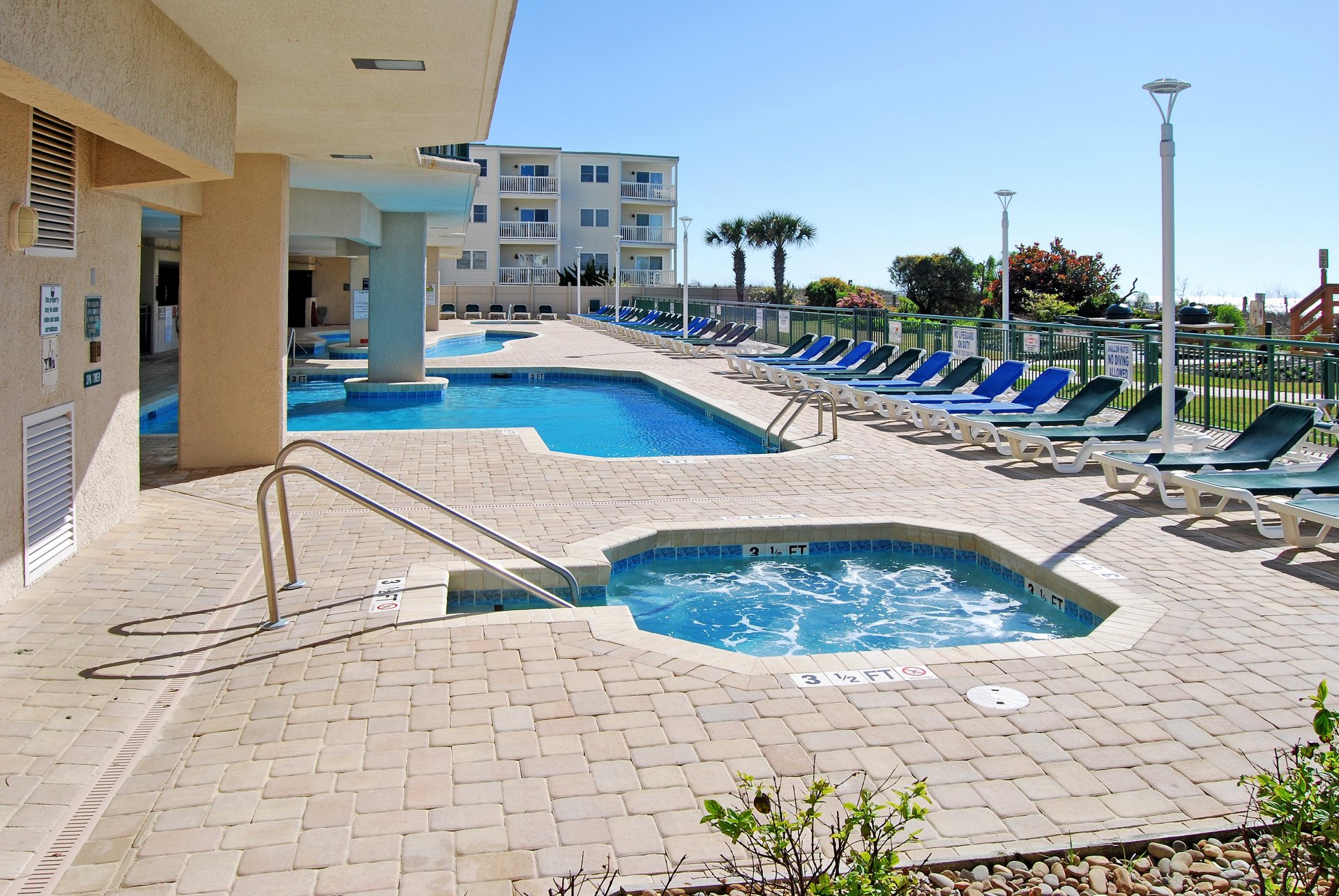 Windy Hill Dunes exterior and landscaped grounds